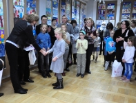 Wręczenie nagród i wyróżnień uczestnikom zajęć w pracowni plastycznej w Centrum Kultury w Łęcznej