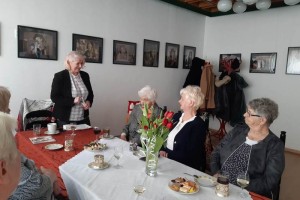 Uroczyste spotkanie dla członkiń Klubu 50+ z okazji Święta Kobie