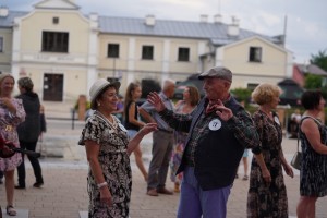 RETRO POTAŃCÓWKA POD CHMURKĄ