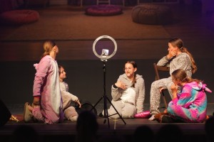 ZAKOŃCZENIE ROKU ARTYSTYCZNEGO DZIECI UCZĘSZCZAJĄCYCH NA ZAJĘCIA WOKALNE, FORTEPIANOWE ORAZ DZIKIEJ AKADEMII MUSICALU 