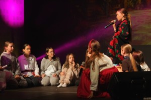 ZAKOŃCZENIE ROKU ARTYSTYCZNEGO DZIECI UCZĘSZCZAJĄCYCH NA ZAJĘCIA WOKALNE, FORTEPIANOWE ORAZ DZIKIEJ AKADEMII MUSICALU 